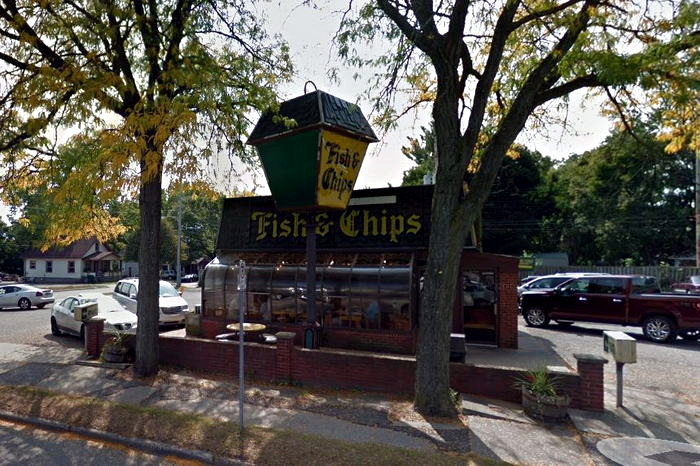 Arthur Treachers Fish & Chips - Lansing - 2418 E Michigan Ave (newer photo)